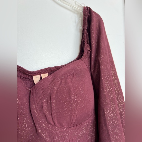 Gorgeous burgundy & gold mini dress - Picture 3 of 5